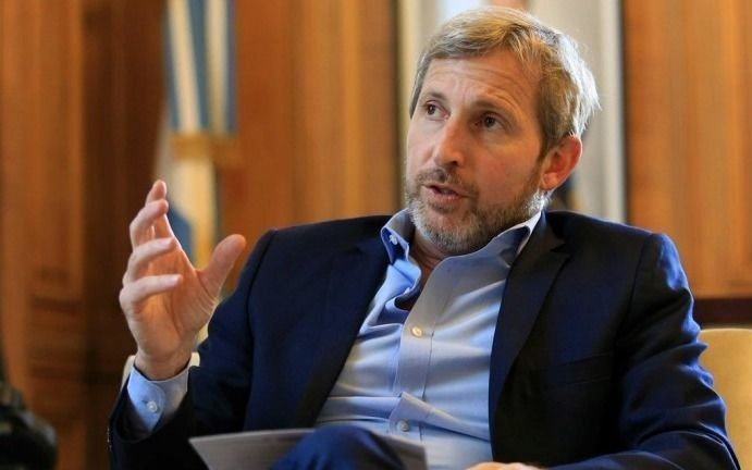 Frigerio dijo que estudian gravar a los bienes de argentinos en el exterior