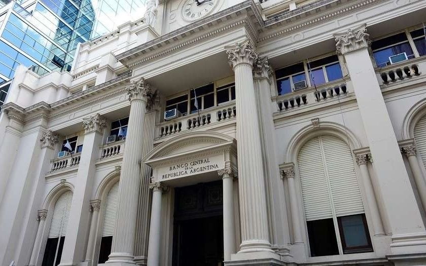 Volvieron a caer los préstamos al sector privado