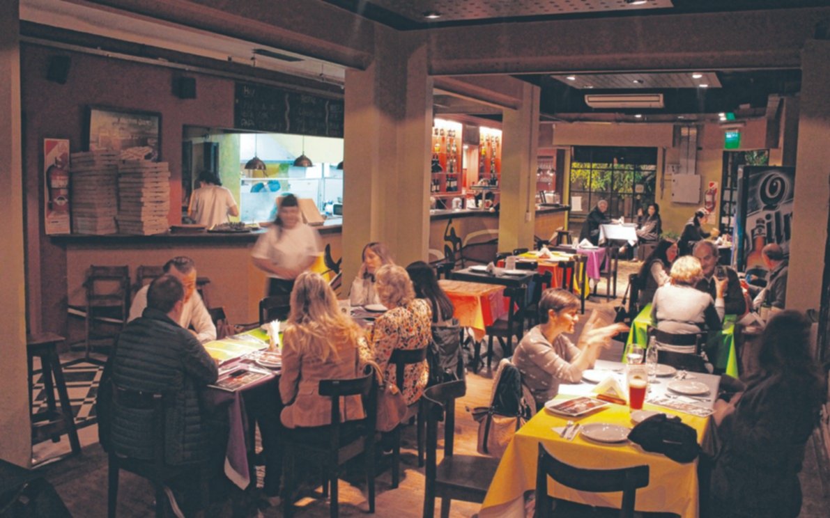 Inquietud en restaurantes locales por “servicios de mesa”