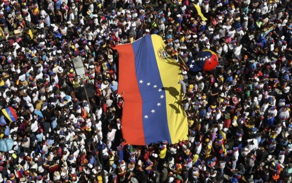 Movilizan a voluntarios en Venezuela