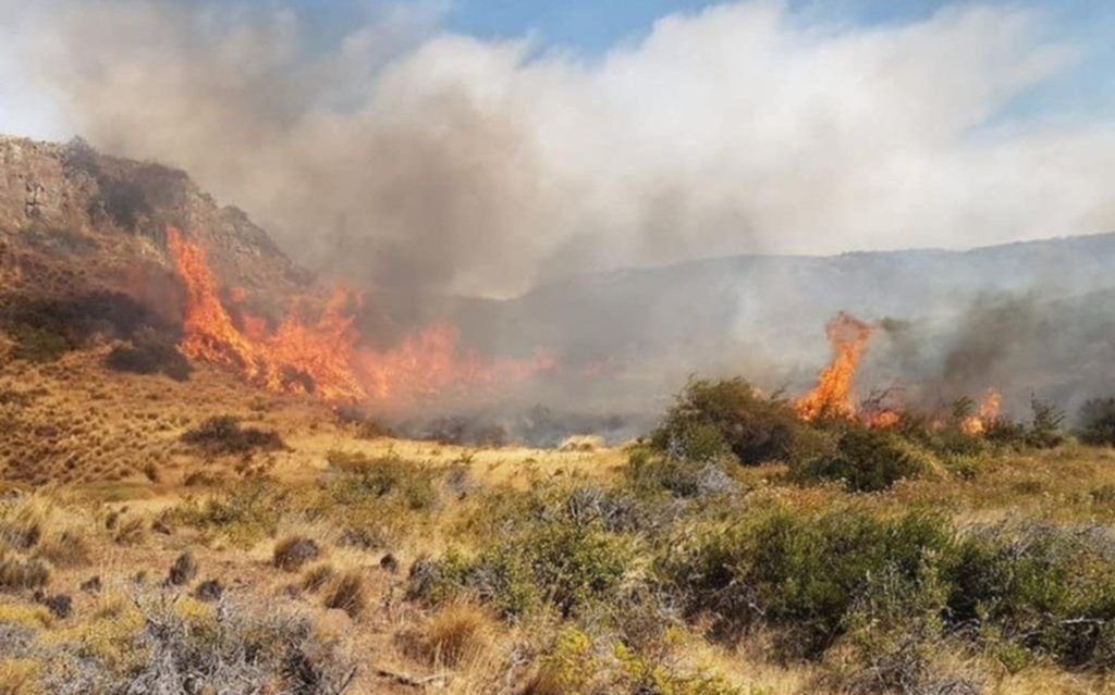 Incendio descontrolado lleva consumidas más de 5.300 hectáreas en Chubut