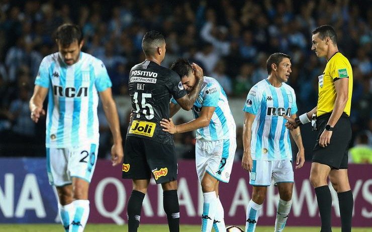 Racing lo dejó escapar y el Timao se lo ganó en los penales