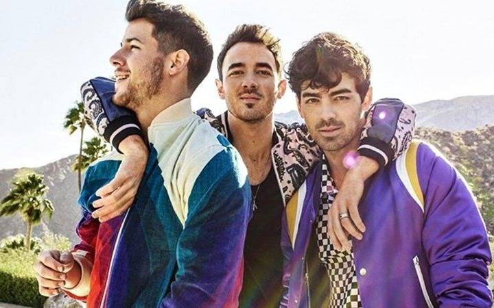 Los Jonas Brothers toman el programa de James Corden
