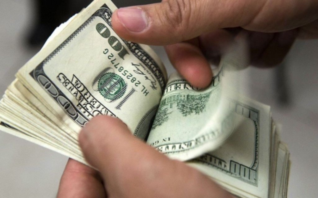 El dólar volvió a $43, pese a una nueva suba de tasas de las Leliq