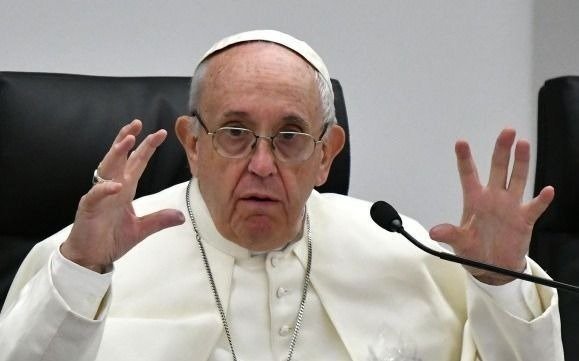 El Papa pide a EE UU y a la “rica Europa” que dejen de vender armas al mundo