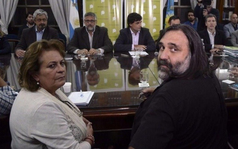 No paran los cruces entre los gremios docentes y el gobierno bonaerense