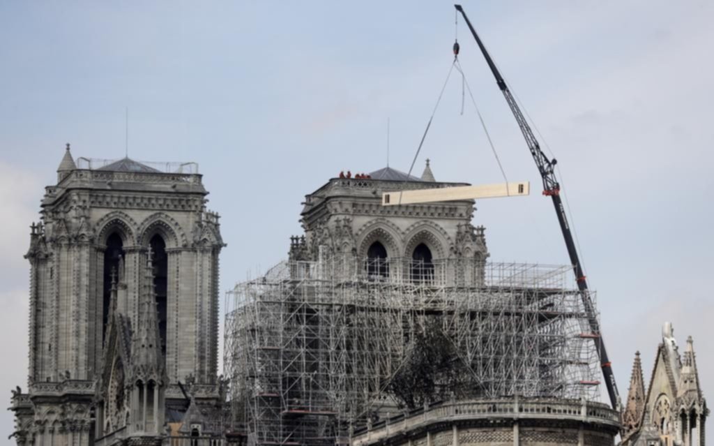 Trasladan al Louvre 15 cuadros de Notre Dame
