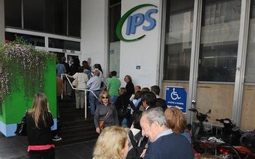 Ex combatientes denuncian fraude con pensiones