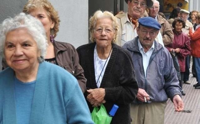 Los docentes jubilados cobran mañana una suba salarial