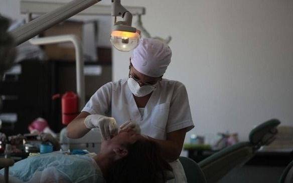 Odontólogos jubilados se movilizan para pedir mejoras en sus haberes