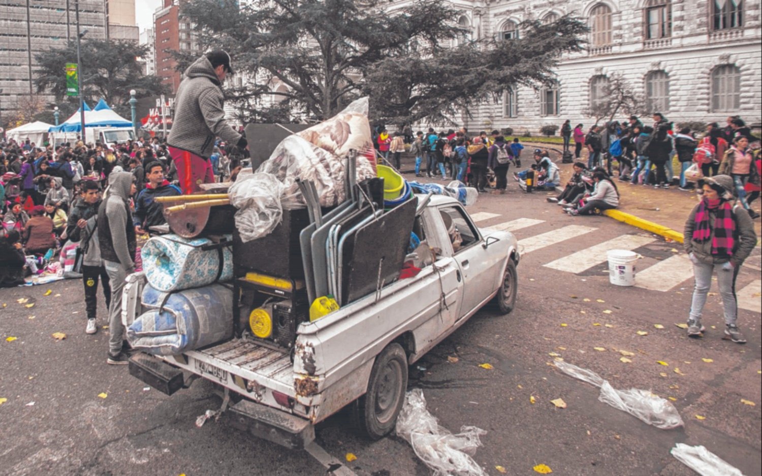 De a poco, 12 y 51 retoma la normalidad tras el acampe de los cooperativistas
