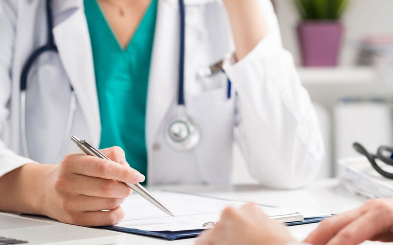 Entidades médicas salen a advertir que el sistema de salud está por “colapsar”