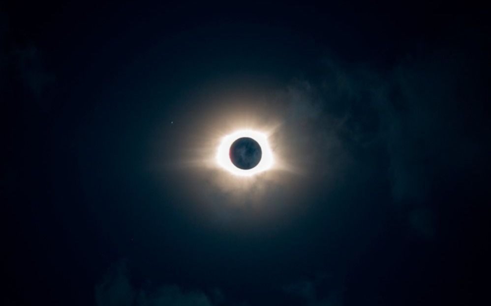 Se viene el eclipse total de Sol y para verlo se espera un gran movimiento turístico en el país