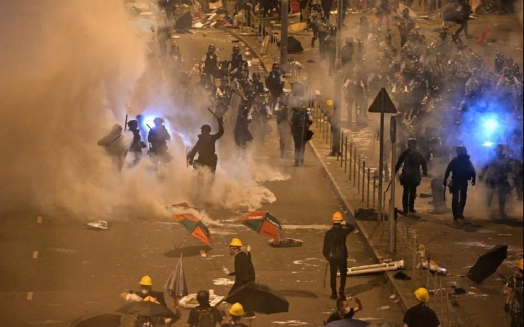 Tras la violenta toma del Parlamento, China respaldó al gobierno de Hong Kong
