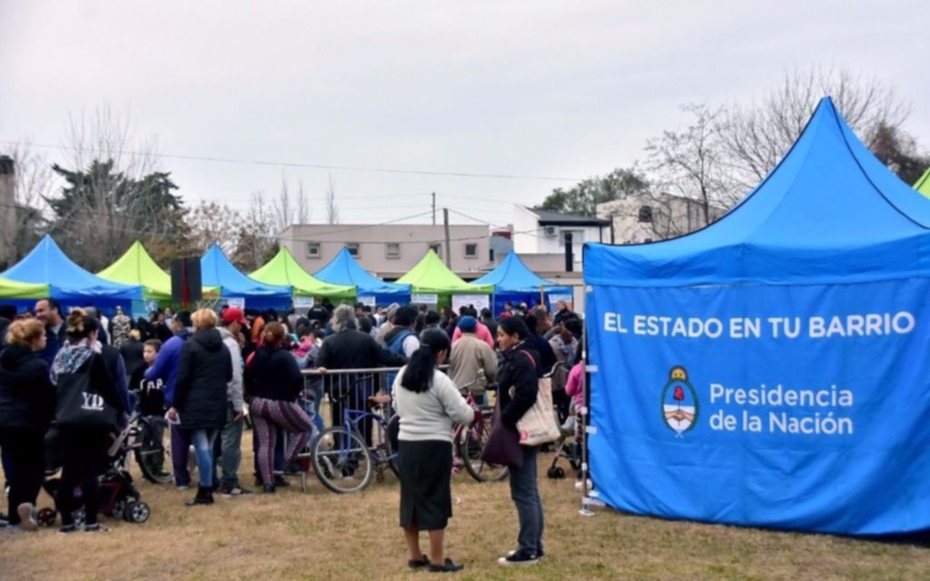 Los trámites barriales llegaron a la plaza Rivadavia
