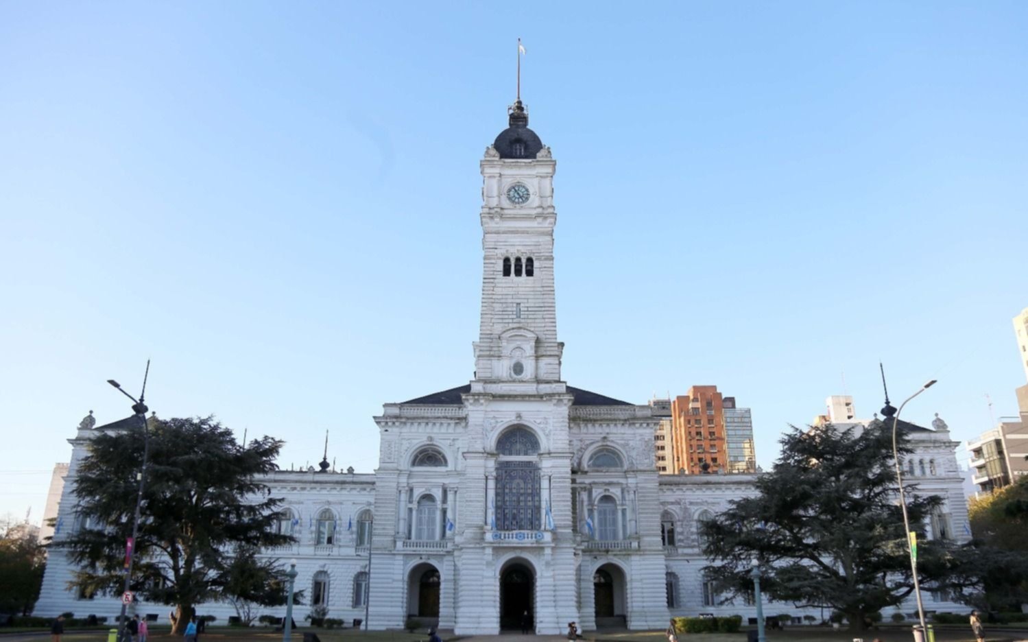 Los platenses eligen candidatos a Intendente y senadores provinciales