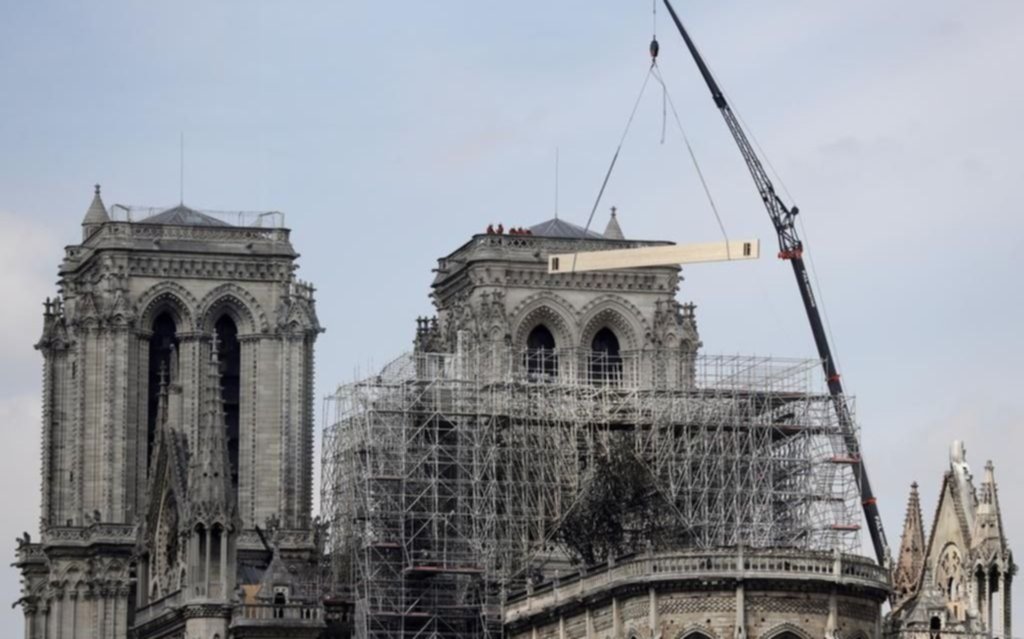 Advierten que se mantiene el peligro de derrumbe en la catedral de Notre Dame