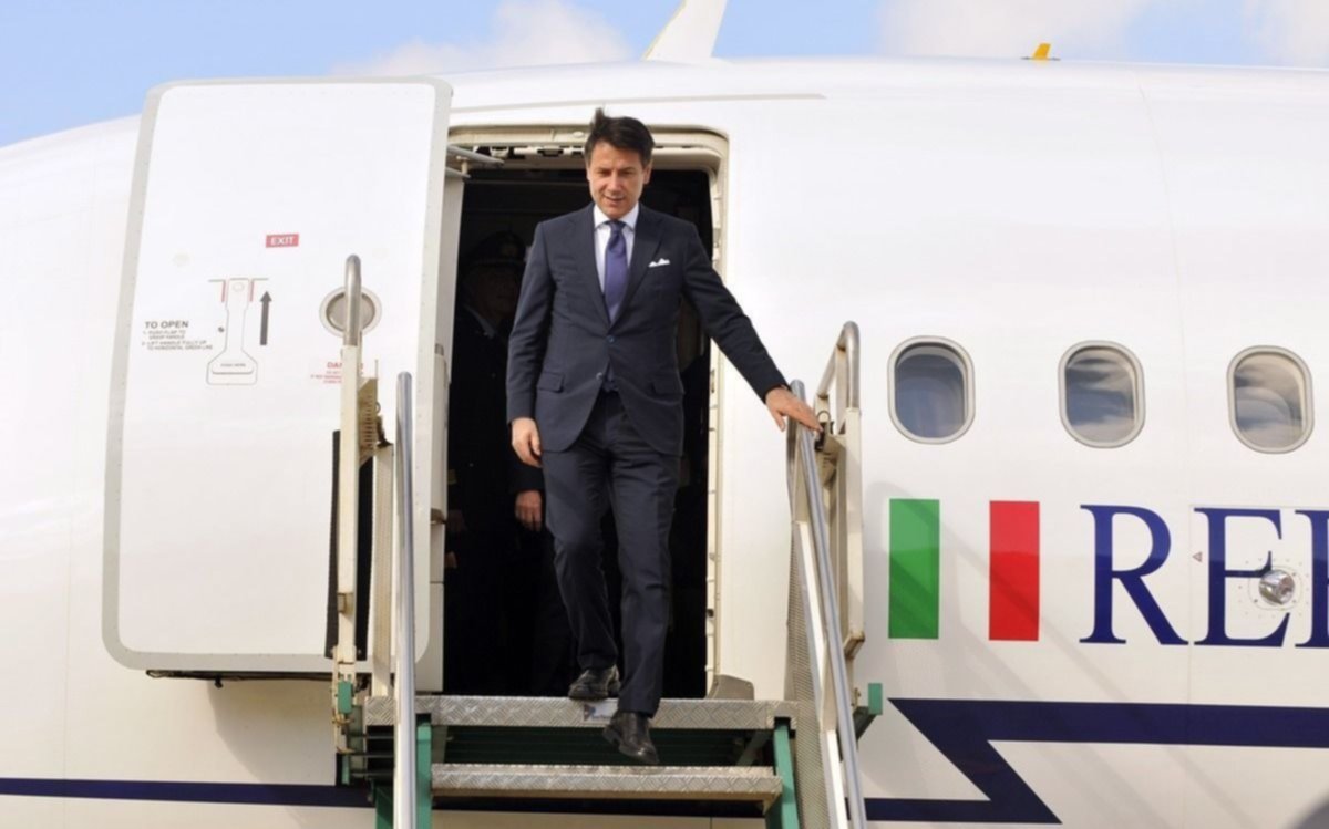 En Italia, Conte seguirá como primer ministro