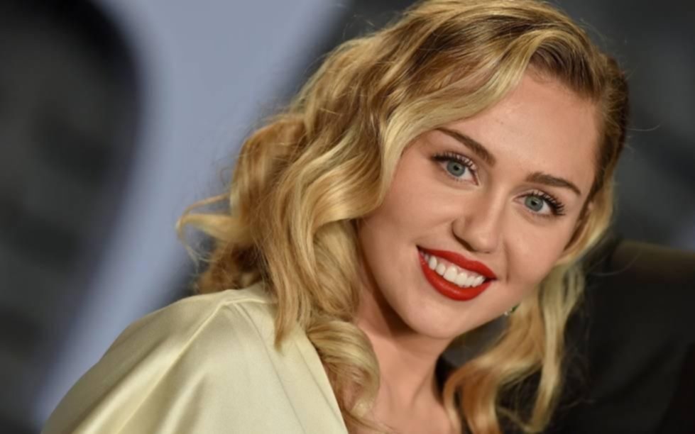 Otra vez sola: Miley Cyrus se separó de la bloguera Carter