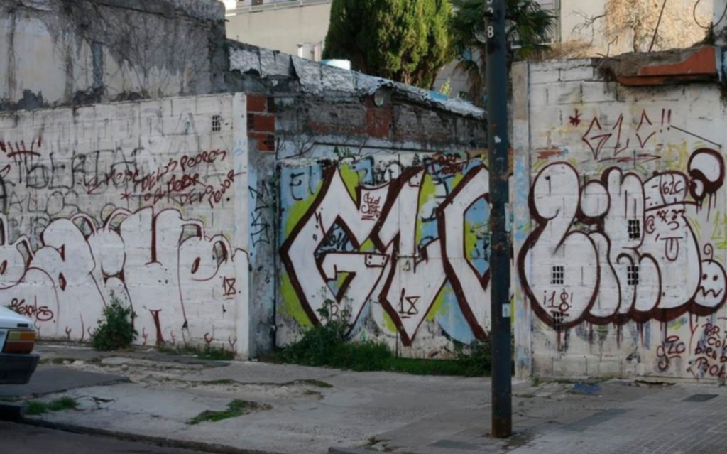 Fachadas pintadas, un perjuicio para vecinos y comerciantes