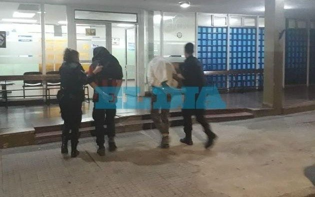 Tres jóvenes y un menor, arrestados por un robo callejero en Plaza Rocha
