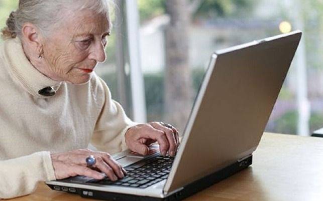 Creciente acercamiento de los adultos mayores al mundo de Internet