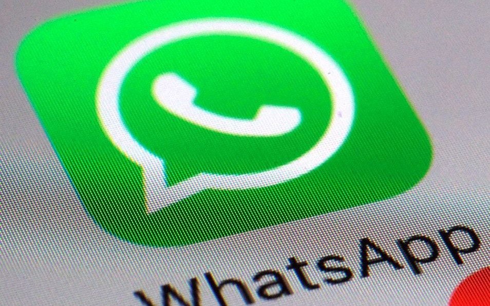 Seis de cada diez conductores admite usar WhatsApp mientras maneja