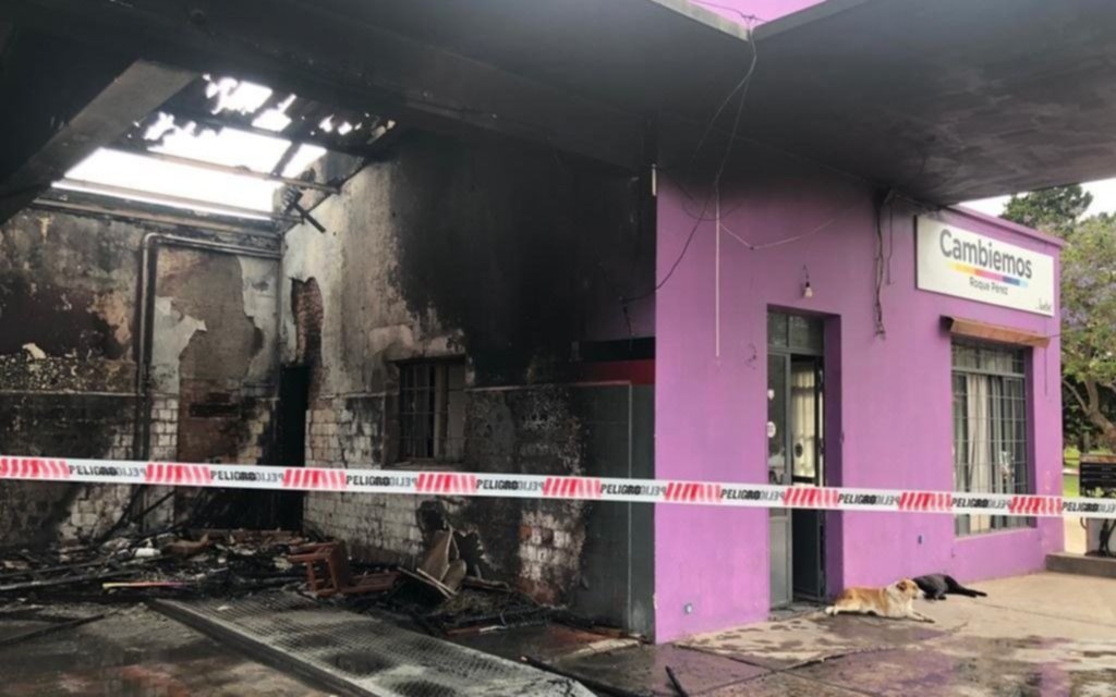 Roque Pérez: incendiaron un local de Cambiemos