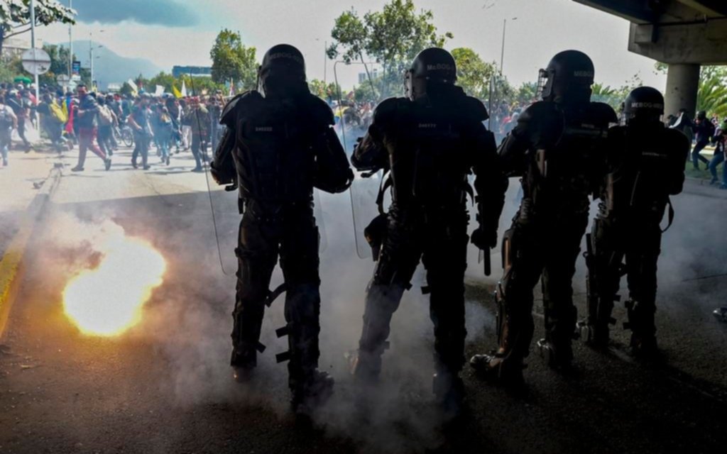 Duque, en el laberinto de las marchas