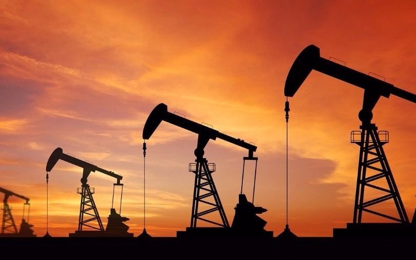 La OPEP y Rusia reducirán la producción de crudo
