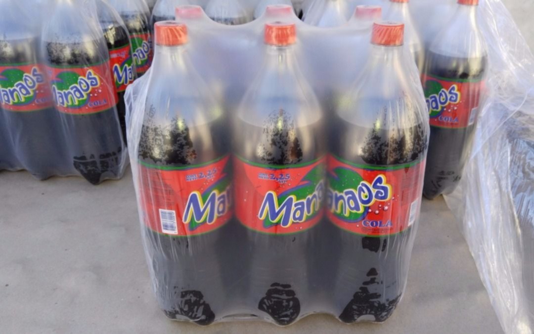 Ordenan sacar del mercado tres lotes de Manaos Cola
