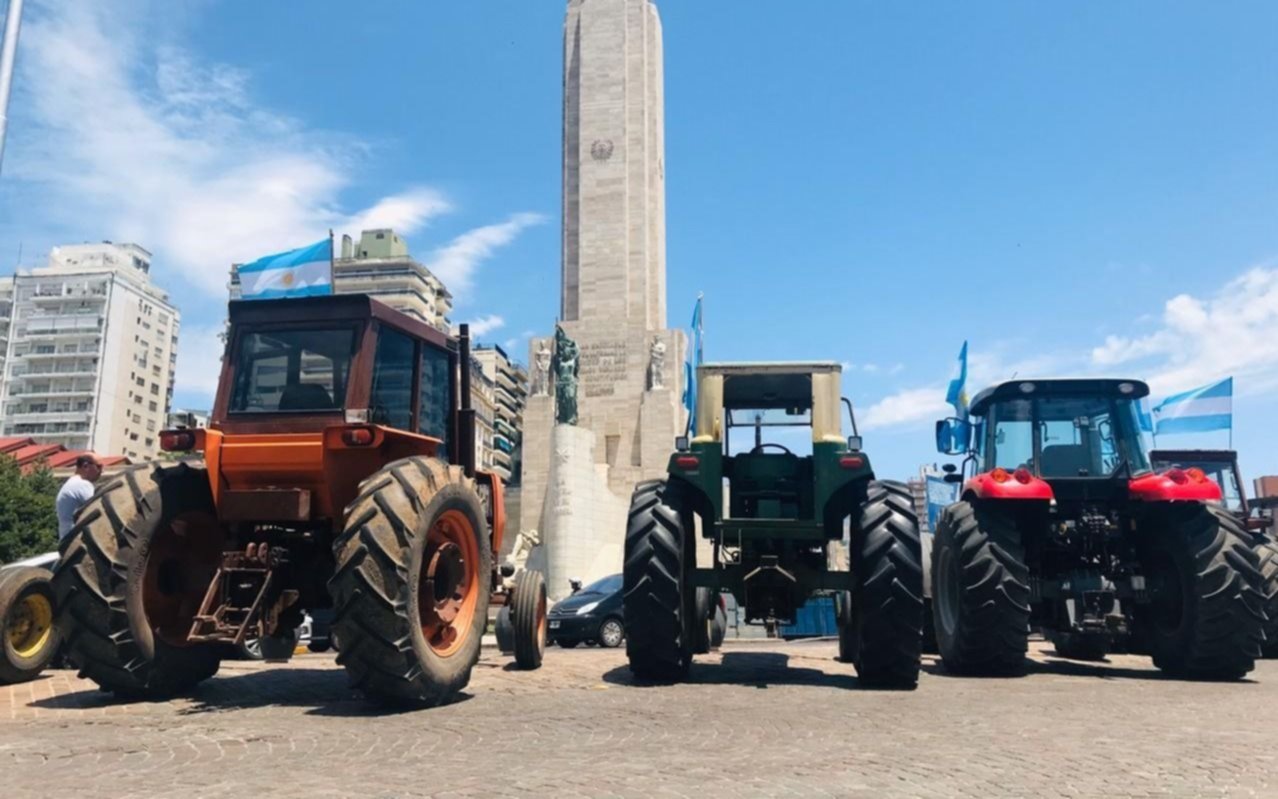 El campo se moviliza con “tractorazos” contra el aumento de impuestos