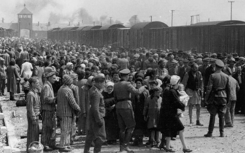 El Gobierno rindió homenaje a las víctimas del Holocausto