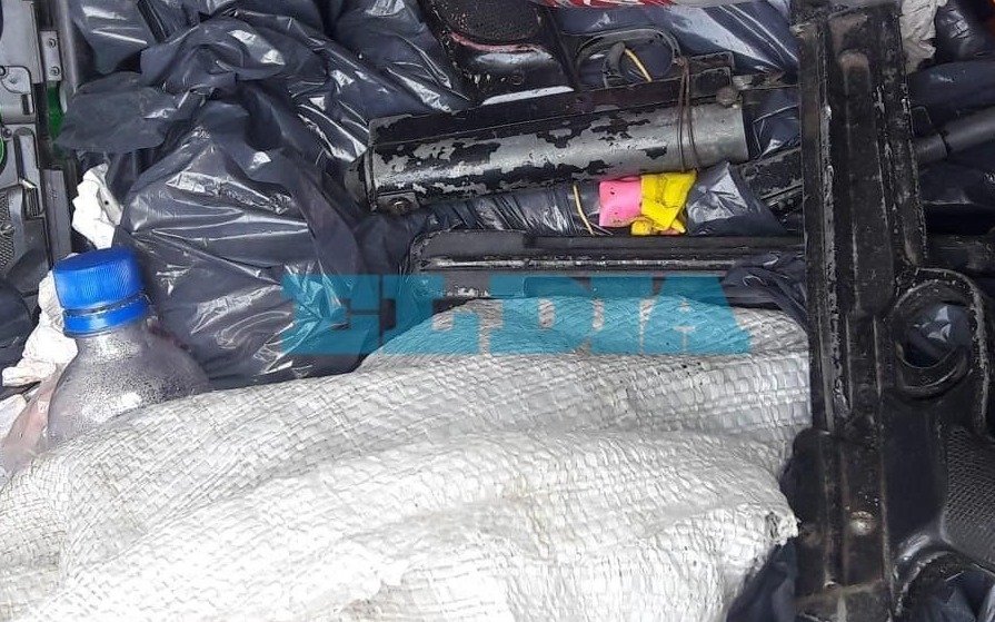 Alarma por un lote de armas hallado en un contenedor