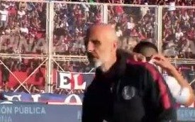 San Lorenzo aguantó con uno menos y derrotó a Vélez