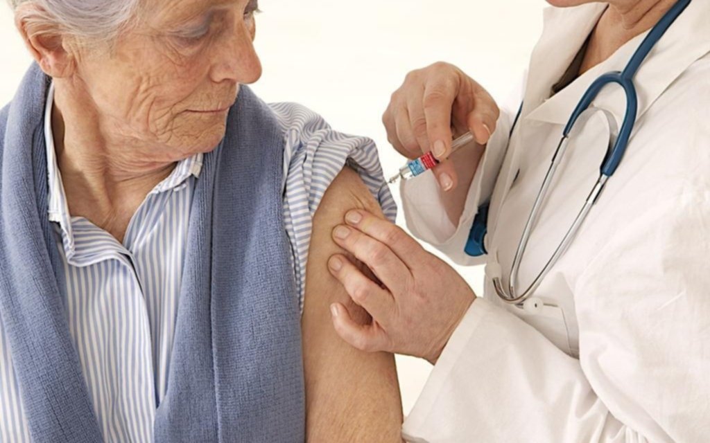 Neumonía: prueban una nueva vacuna en humanos