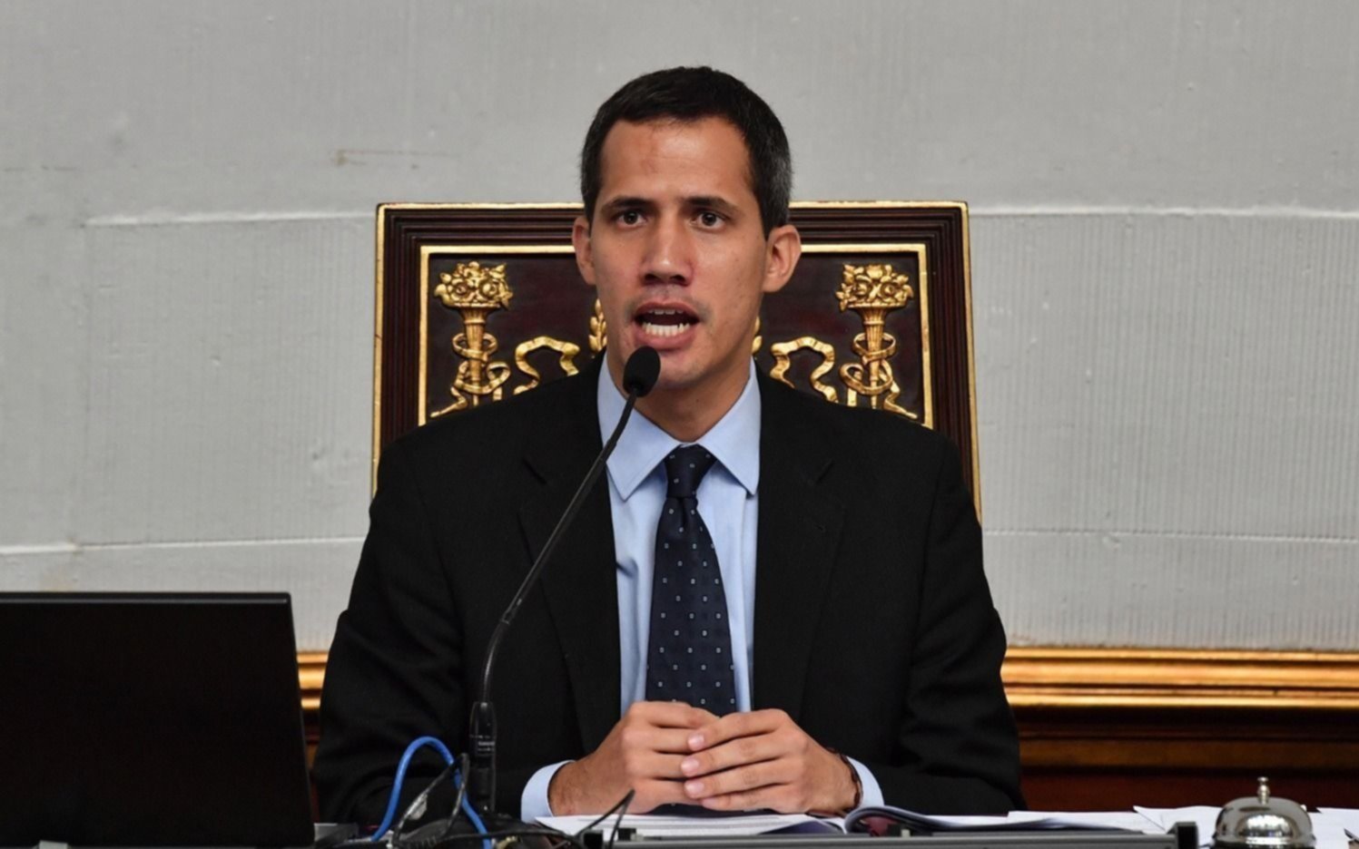 Un herido de bala en una marcha de apoyo a Guaidó en Venezuela