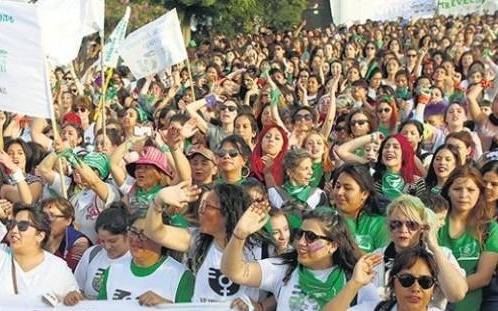 Poca actividad en las escuelas por el paro de mujeres