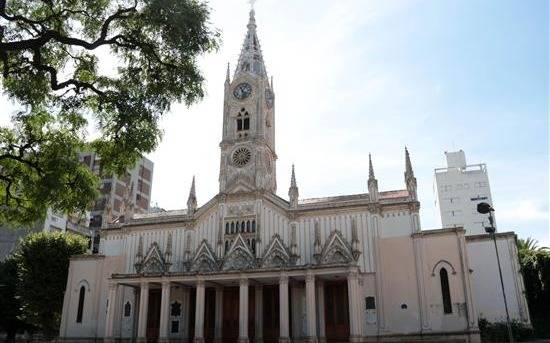 En San Ponciano bendicen y estrenan la recuperación edilicia de la Basílica