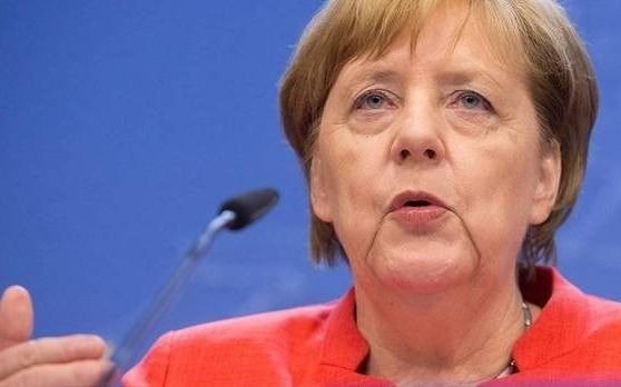 Merkel dio negativo en el primer test pero se mantiene en cuarentena