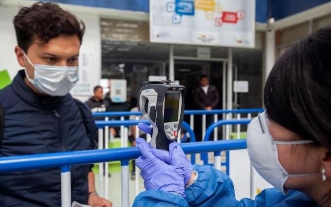 Cerca del 43% de los infectados en Ecuador son trabajadores de la salud