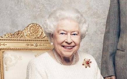 “El coronavirus no nos vencerá”, asegura la reina Isabel II