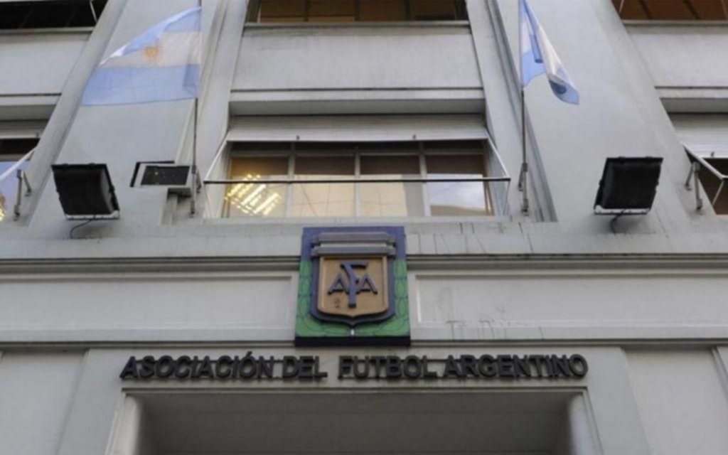 AFA entregará $100 mil pesos a Cambaceres y a toda la D