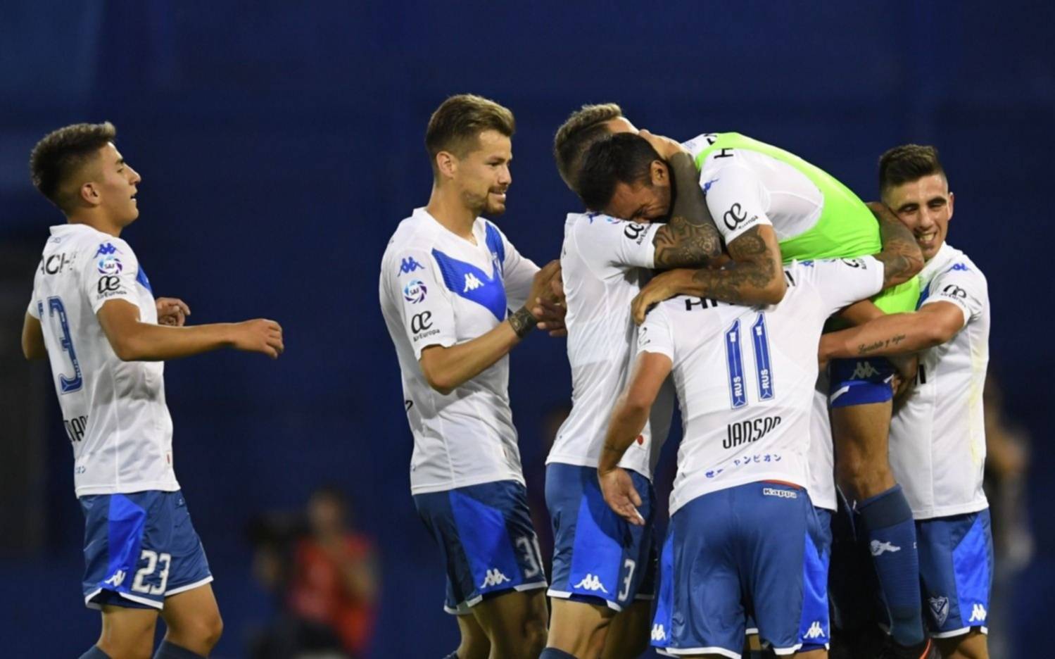 Vélez anunció una reducción en el salario de los futbolistas profesionales