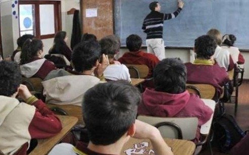 Maestros del sector privado, en alerta por los salarios de abril