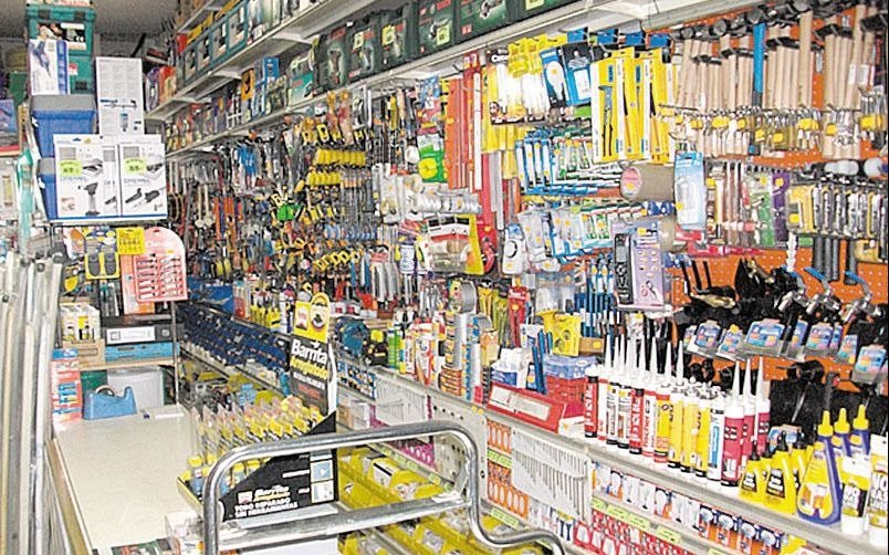 Ferreteros extreman recaudos para atender al público ante el mayor movimiento comercial