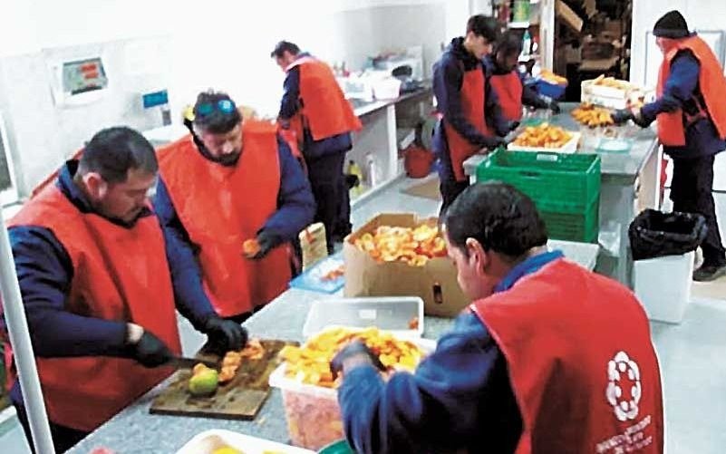 Donan un vehículo al Banco Alimentario