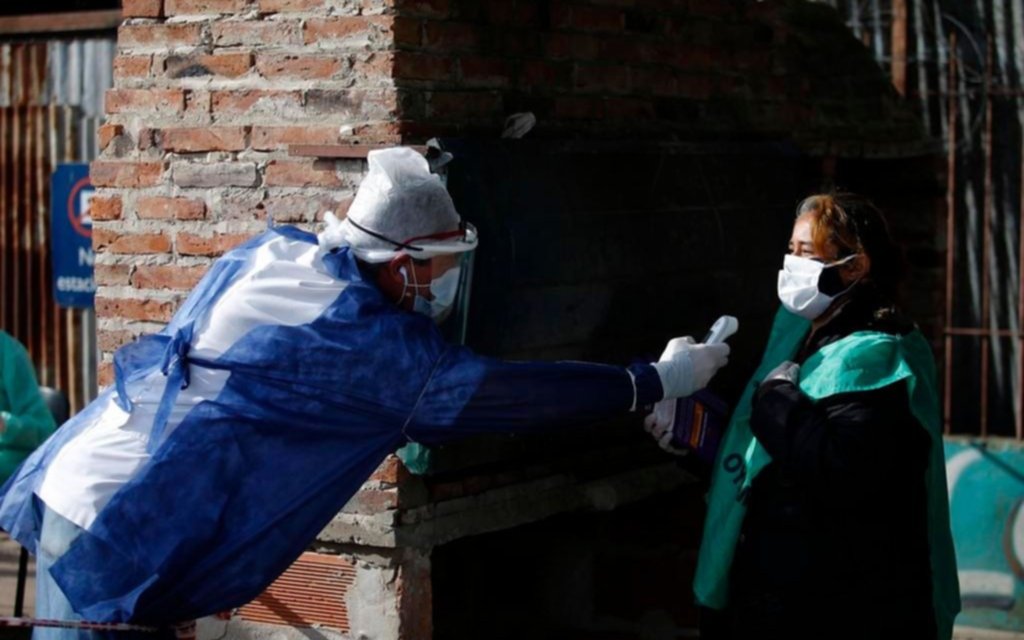 Controlan a otros mil vecinos en barrios populares platenses