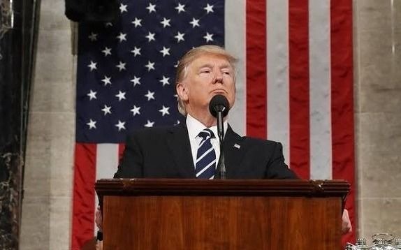 La imagen de Trump, cuesta abajo