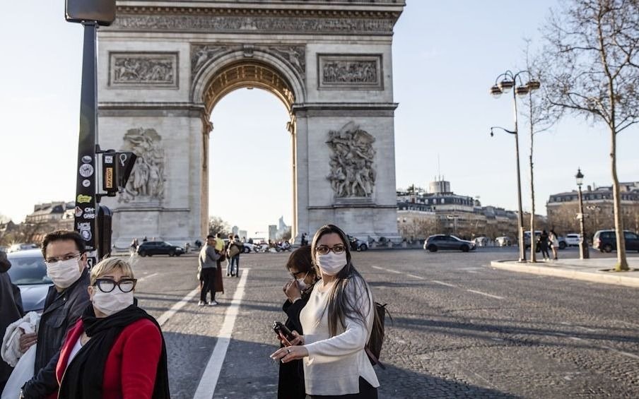 Francia rindió homenaje a los héroes de la pandemia